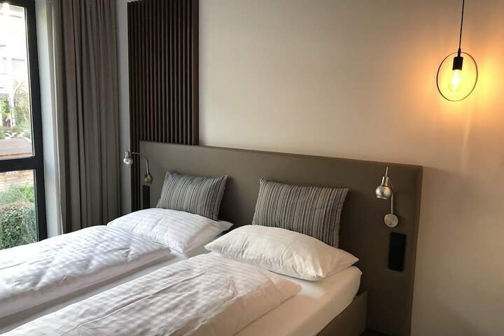 Room 5 of 75