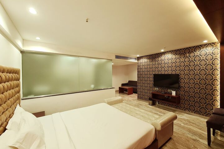 Room 6 of 58