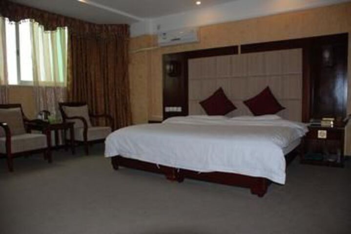 Room 3 of 8