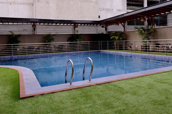 Pool 13 of 24