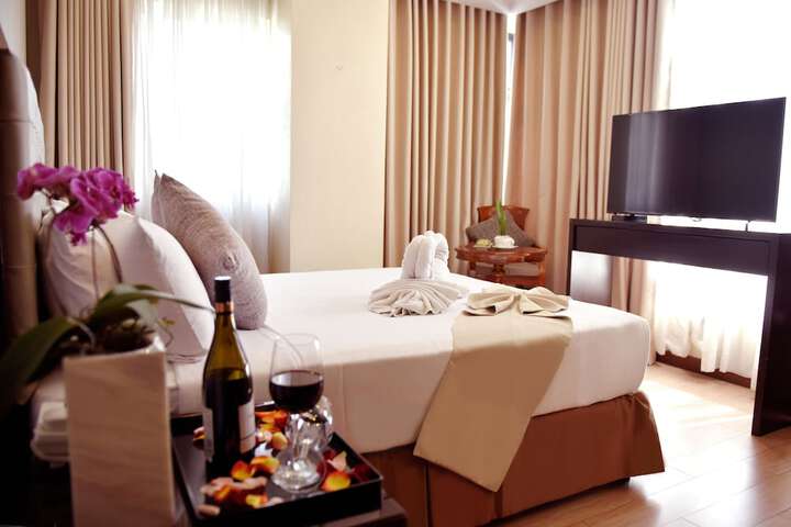 Room 5 of 15