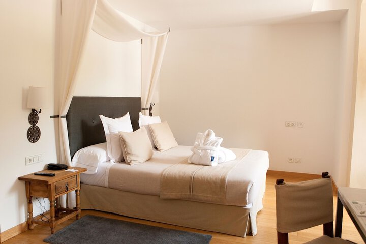 Room 5 of 42