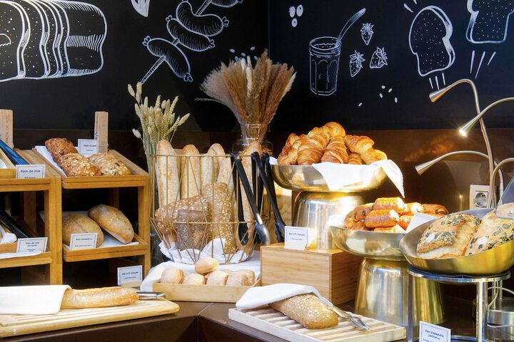 Breakfast/Coffee Service 72 of 136