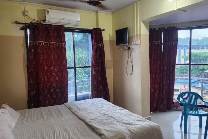 Room 2 of 7