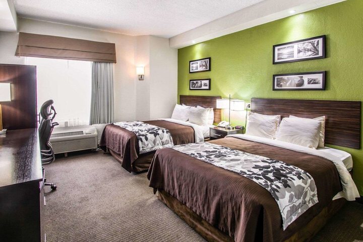 2 Double Beds (3 of 10)