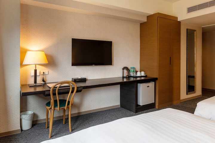 Room 15 of 119