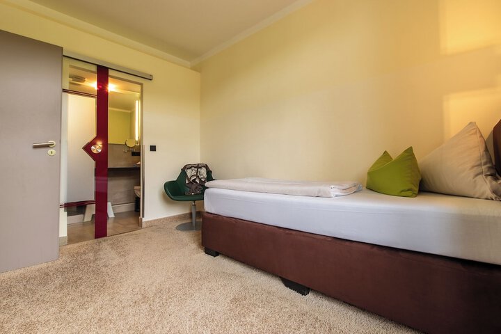 Room 18 of 43
