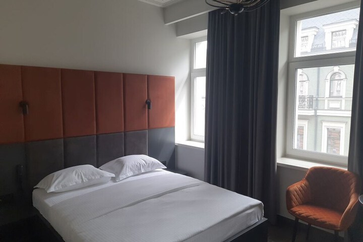 Room 50 of 100