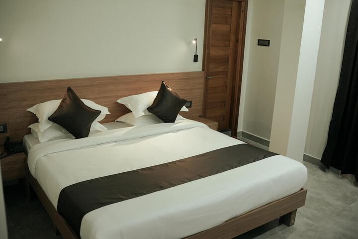 Room 14 of 37
