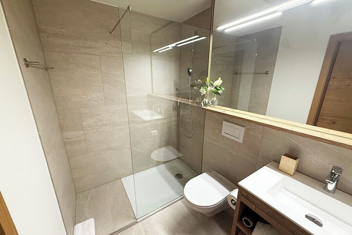 Room 11 of 22