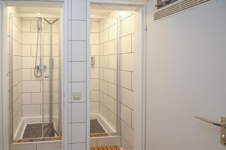 Room 46 of 62