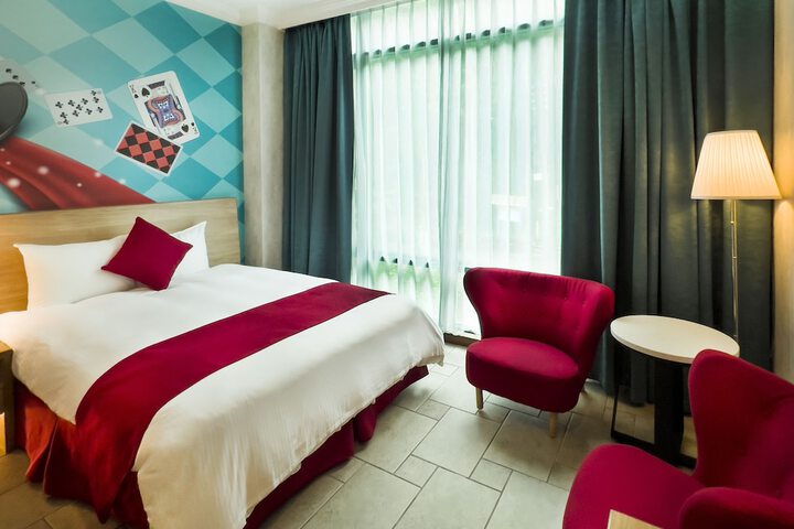 Room 10 of 73