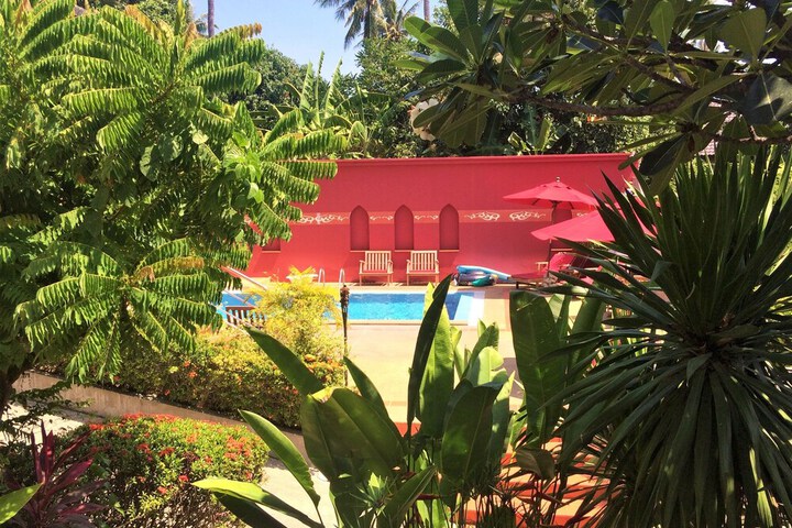 Pool 42 of 76