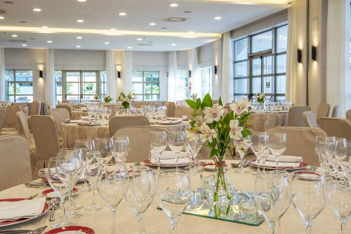 Ballroom/Hall 73 of 125