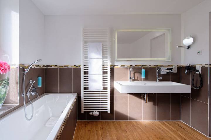 Room 42 of 85