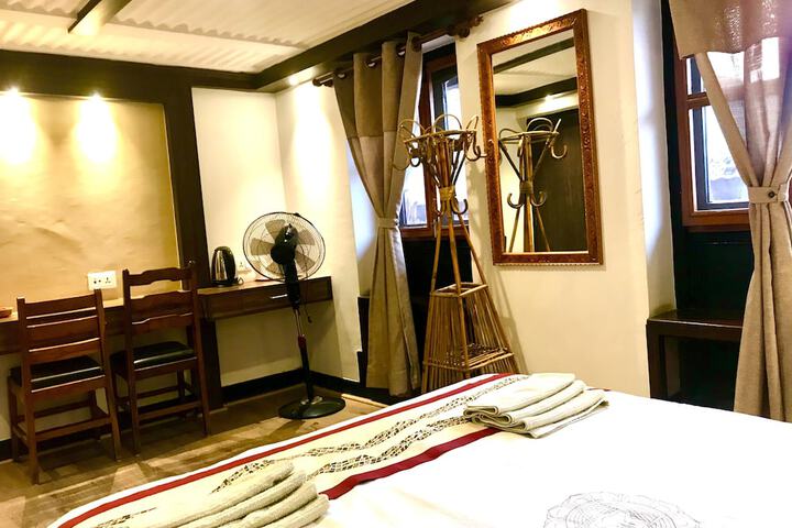 Room 27 of 138