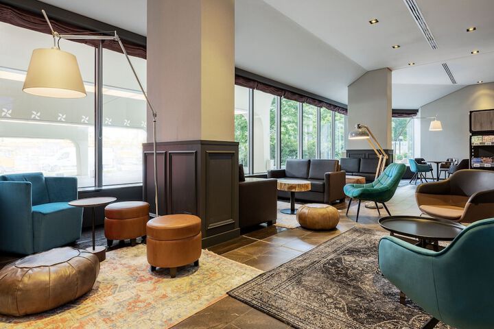Guest Lobby
