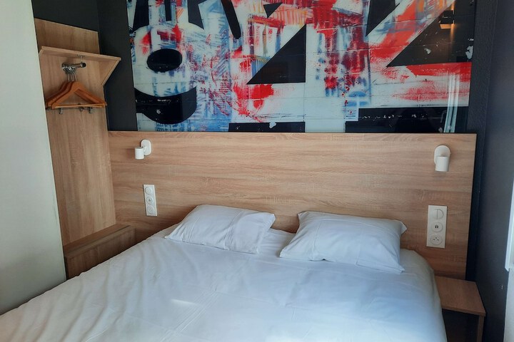 Room 8 of 44