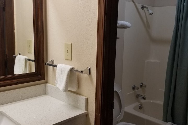 Economy Double Room 2 Bedrooms (4 of 6)