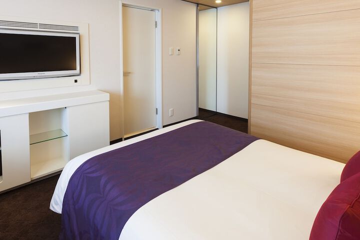 Room 14 of 151