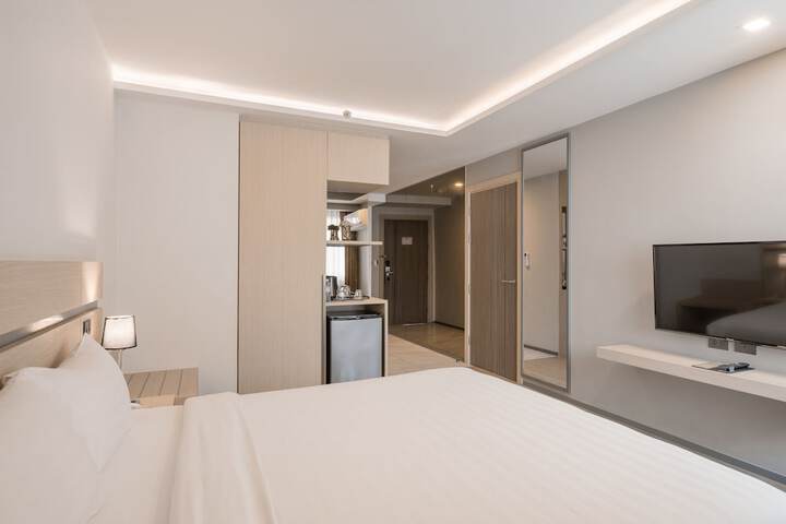 Room 8 of 85