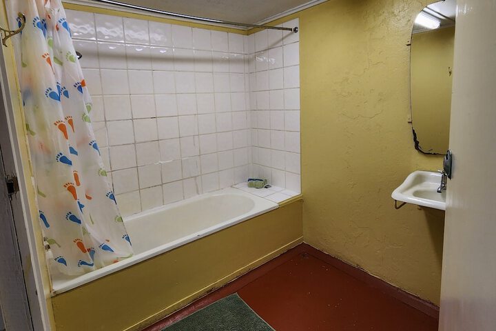 Room 10 of 21
