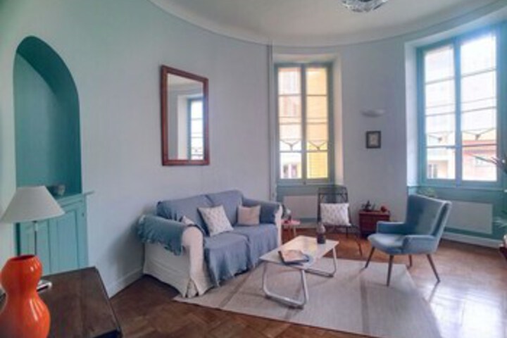Room 5 of 18