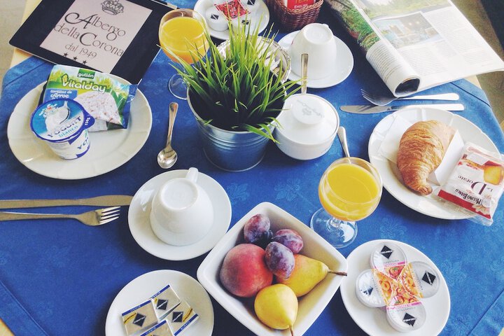 Breakfast/Coffee Service 21 of 36