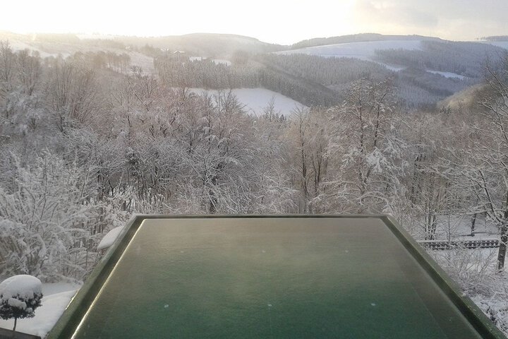 Pool 29 of 70