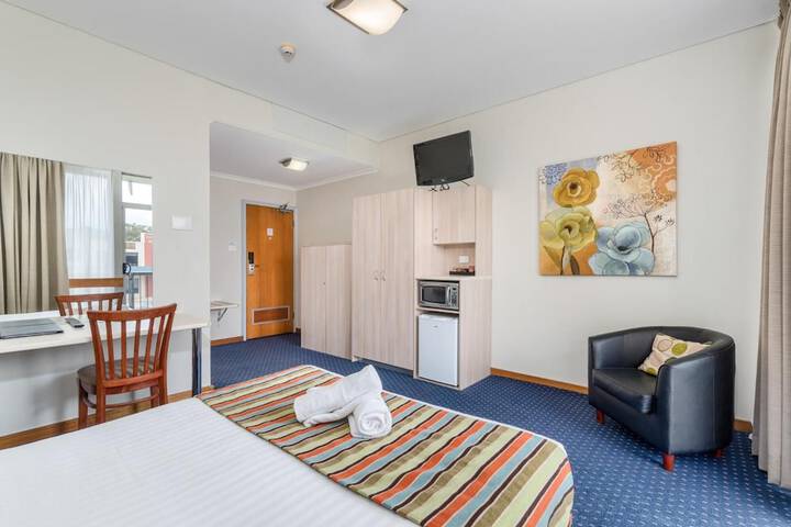 Room 18 of 37