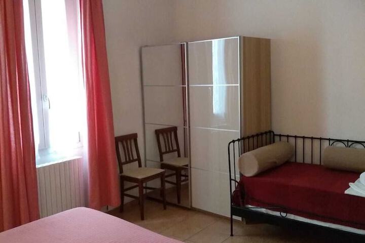 Room 25 of 61