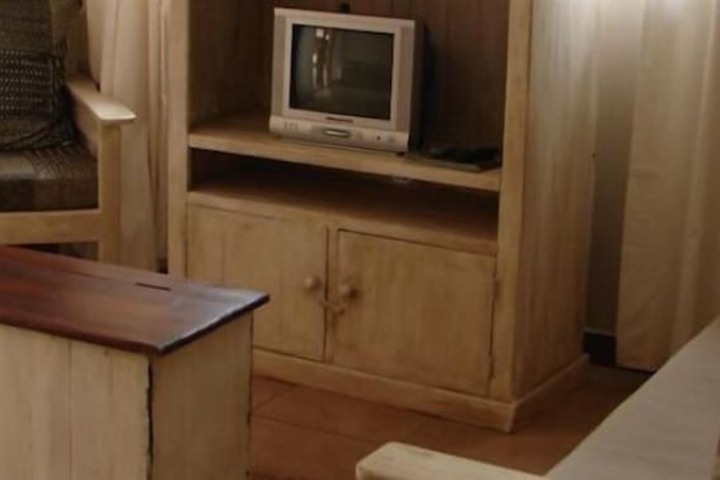 Room 6 of 93