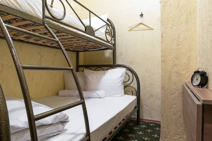 Room 8 of 22
