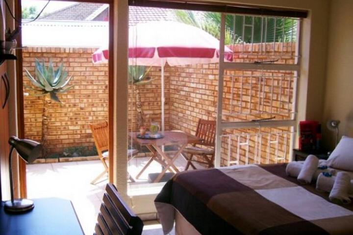 Room 4 of 5