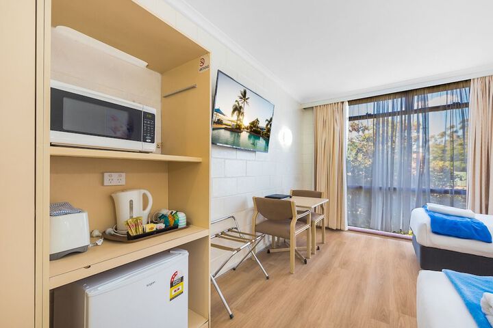 Room 44 of 76