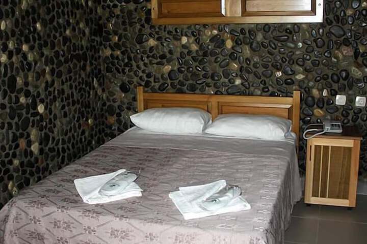 Room 10 of 52