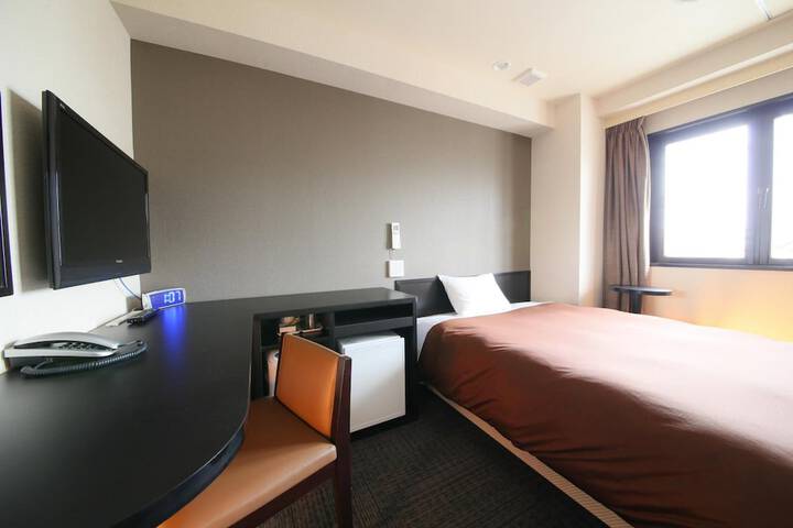 Room 18 of 33