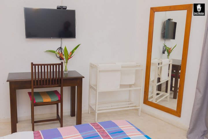Room 13 of 90