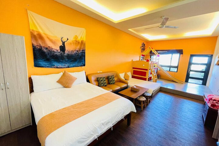 Room 13 of 38