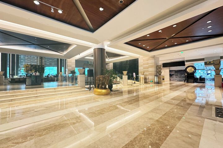 Hotel 102 of 111