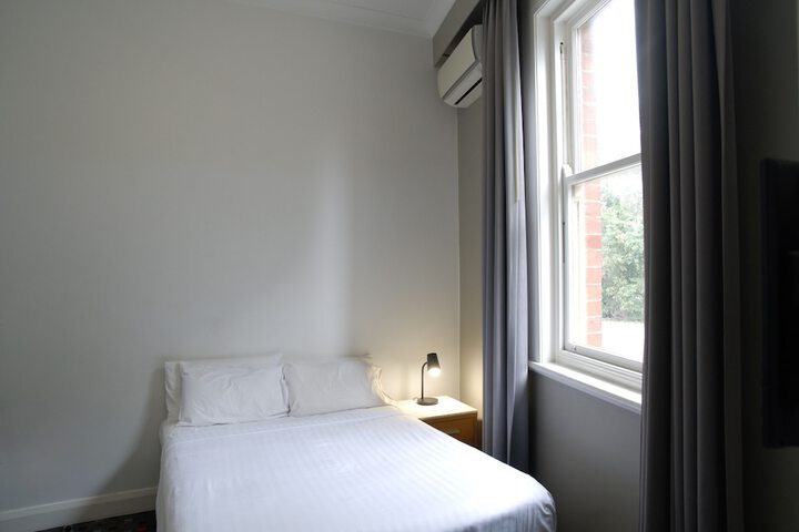 Room 8 of 27