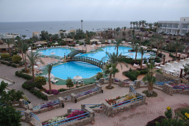 Pool 37 of 90