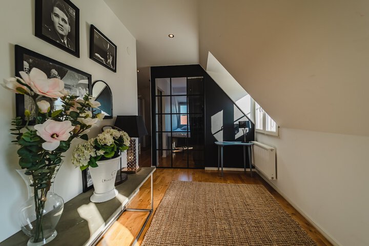 Room 10 of 31