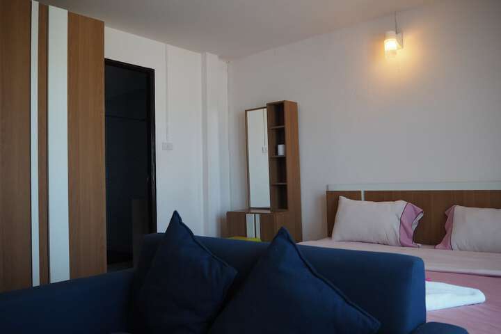 Room 3 of 72