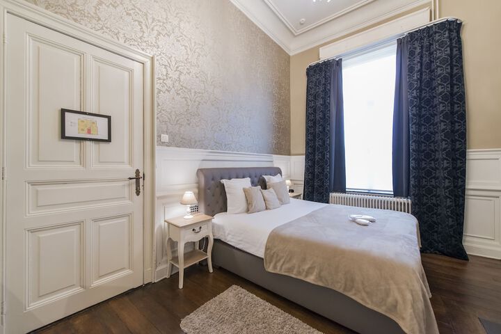Room 10 of 63