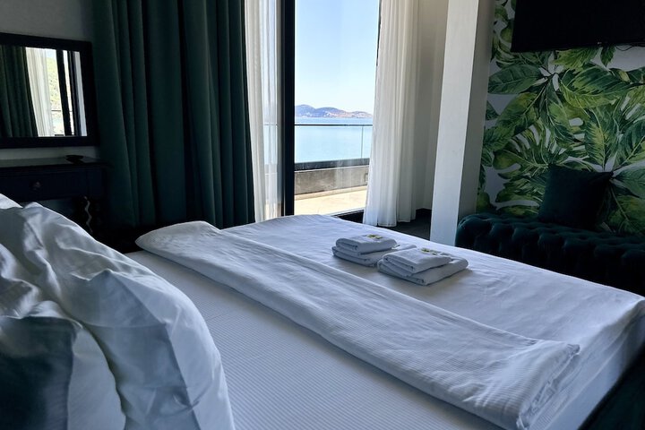 Room 22 of 83