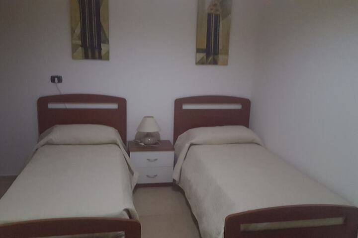 Room 3 of 71