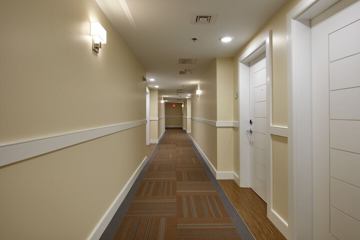 Ballroom/Hall 66 of 80