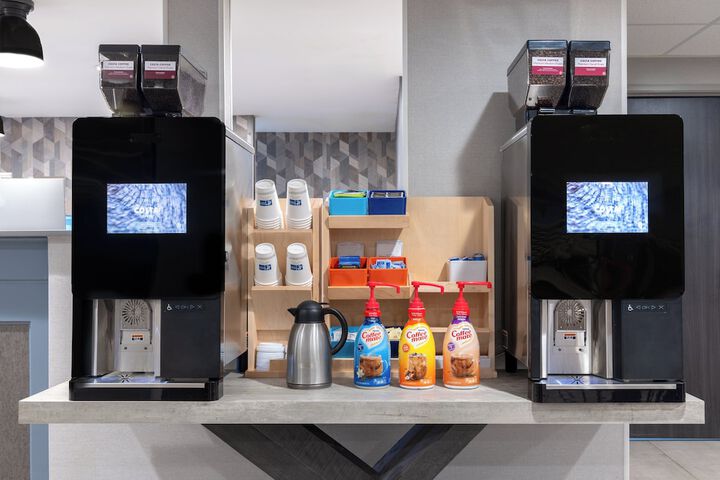 Breakfast/Coffee Service 30 of 38