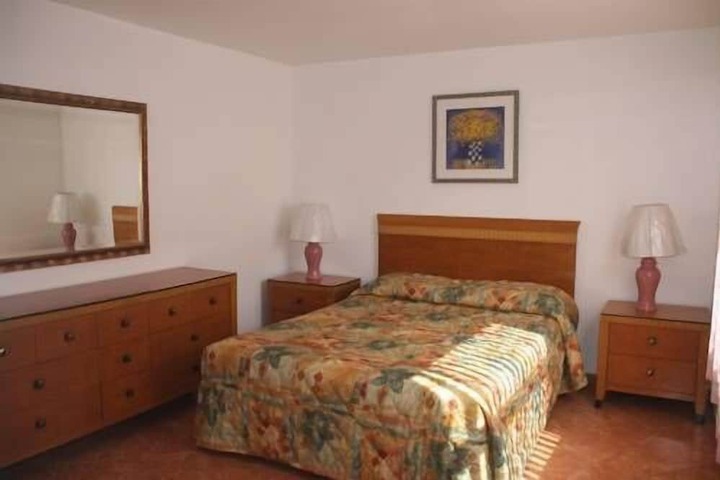 Room 6 of 48